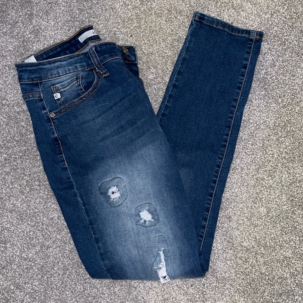 Kancan jeans size 13. Distressed front
